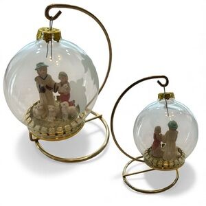 House of Lloyd’s Shepherd ornament with stand